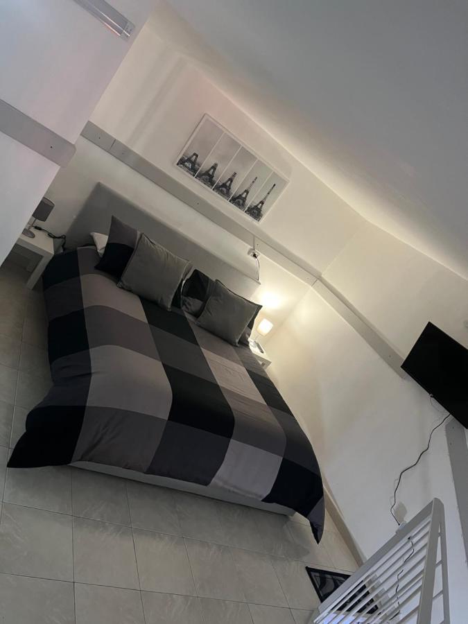 Casa Vacanza Azzurra Villa เนเปิลส์ ภายนอก รูปภาพ